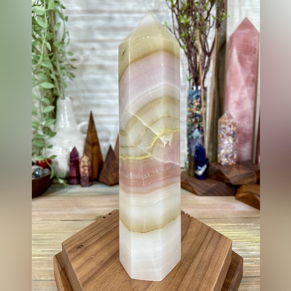 0869 Mangano Pistachio Calcite Crystal Tower - Picture 5 of 12